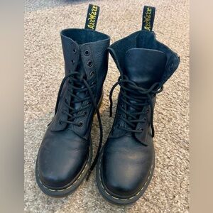 Womens Dr. Martens Pascal 8-Eye Boot - Black